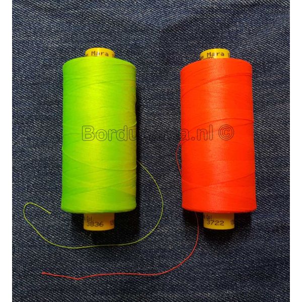 Gutermann Mara 100 Neon Garen - 1000 meter -neongeel en darkorange
